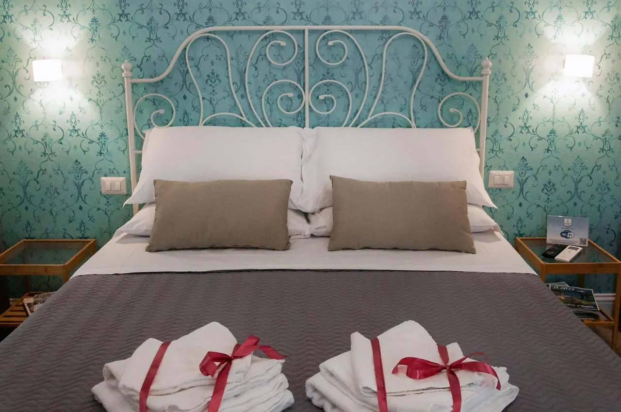 Hotel Real Giardinetto A Toledo Neapol 2*,